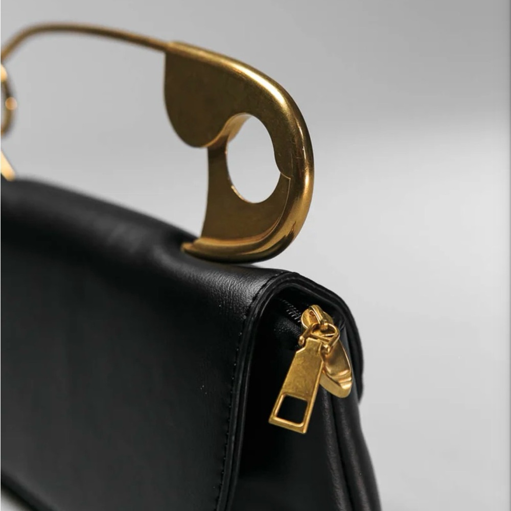 black and gold clothing pin statement clutch becomes crossbody bag - Picture 2 of 5